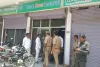 रेस्टोरेंट में एसडीएम ने पुलिस बल के साथ मारा छापा, ग्राहकों में मची भगदड़