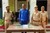 मिल्कीपुर :पुलिस ने 25 हजार के इनामिया अपराधी को 315 बोर के अवैध देसी तमंचे के साथ गिरफ्तार कर भेजा जेल 
