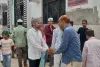 मस्जिदों में लोग ने पढ़ी अलविदा की नमाज, माह-ए- रमजान के आखिरी दिन रोजेदारों ने सिर झुकाकर मांगी दुआ