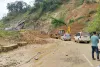 अरुणाचल प्रदेश का राष्ट्रीय राजमार्ग संख्या 13 के  तीन-तीन स्थानों में भयानक भूस्खलन। 