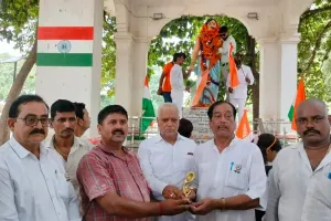 पत्रकार सुरक्षा महासमिति प्रदेश उपाध्यक्ष गुड्डू मिश्रा की अगुवाई में पत्रकार बंधुओं का विशाल सम्मान समारोह