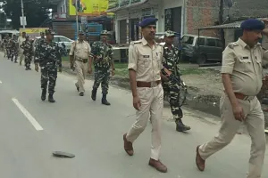 बगहा : वाल्मीकिनगर में एसएसबी और बिहार पुलिस का साझा फ्लैग मार्च विधि व्यवस्था चाक चौबंद