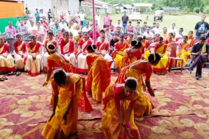 सिलापथार चेंगाजान में बंगाली युवा-छात्र फेडरेशन के चेंगाजन क्षेत्रीय संघ के द्वि-वार्षिक सत्र के मूल स्तम्भ (लाईखुटा) स्थापन।