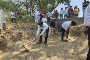 बलरामपुर के विकासखंड गैसड़ी के दर्जनों गांव के लोग आज भी मूलभूत सुविधा से वंचित है