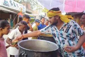 भण्डारे में उमड़ा आस्था का सैलाब, सुबह से रात तक लगा रहा श्रद्धालुओं का तांता