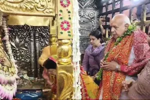 उत्तर प्रदेश सरकार के कृषि मंत्री सपत्नीक किया मां विंध्यवासिनी देवी का दर्शन पूजन