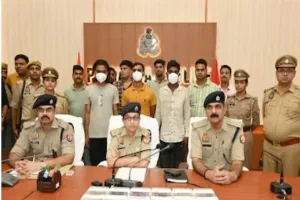  पुलिस व एसओजी के हत्थे चढ़े अवैध शस्त्र तस्कर।