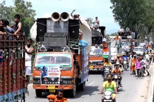 कांवरिये और कानफोड़ू डीजे राक, आस्था या फूहड़पन 