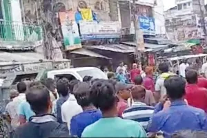  भाजपा पार्षद के भतीजे ने सफाईकर्मी को पीटा, सफाई कर्मियों ने कोतवाली का घेराव  किया हंगामा।