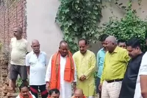 सहजनवा: विधायक ने किया ग्राम सभा बासपार मे विष्णु मंदिर निर्माण कार्य का भूमि पूजन