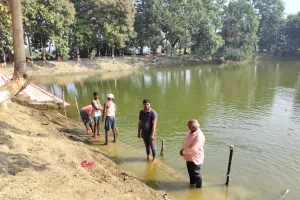 कुशीनगर : भुजौली शुक्ल छठ घाट की सुंदरतम चमक–दमक, आस्था की बिखेर रहा शोभा 