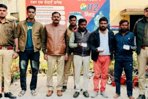 पुलिस ने दुकान में 8 लाख की चोरी करने वाले तीन  चोर गिरफ्तार 