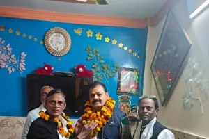 अंबेडकर नगर के प्रत्याशी अशोक चौहान को मिल रहा है भारी समर्थन